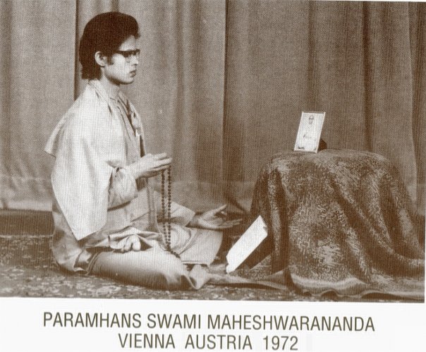 01-swamiji-1972-vienna